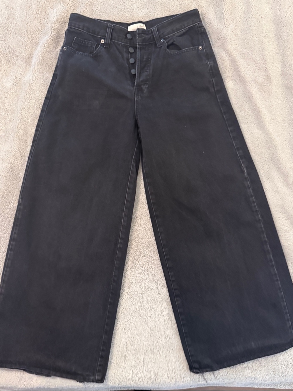 Universal Thread Women's Size 4R Black Button-Fly Wide Leg Crop Jeans | Raw Hem